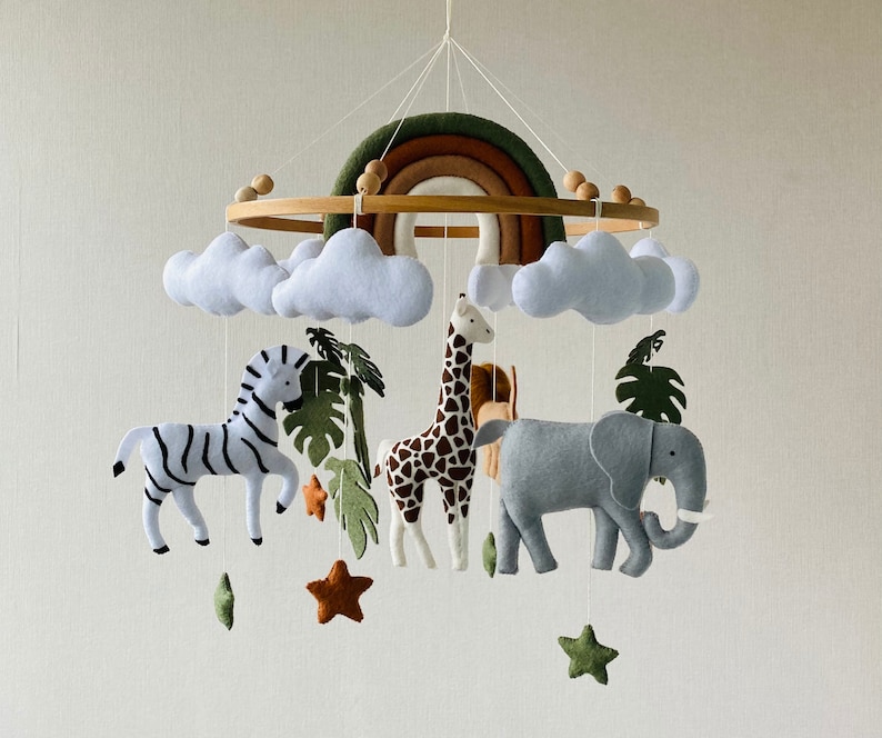 Mobile Safari pour chambre d'enfant avec arc-en-ciel, animaux réalistes en feutre lion, girafe, zèbre, éléphant, mobile pour berceau, mobile pour plafond, cadeau pour nouveau-né. image 7