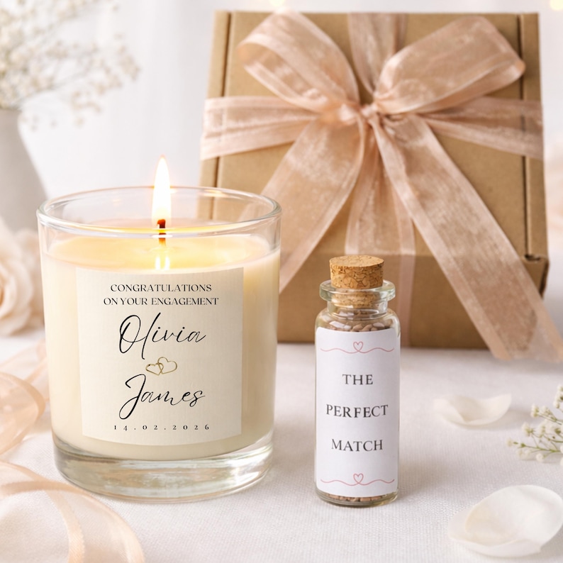 Personalised Engagement Candle Gift – Engagement Present for Couple, Bride and Groom Keepsake bild 1