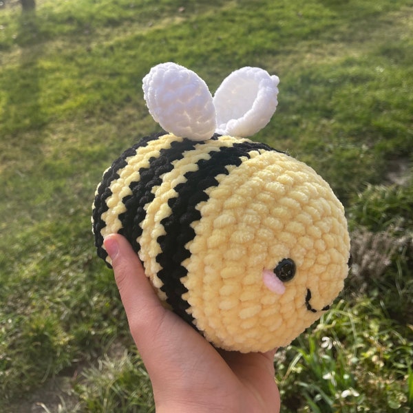 Amigurumi bumblebee | Plush bee | Kawaii crochet bee