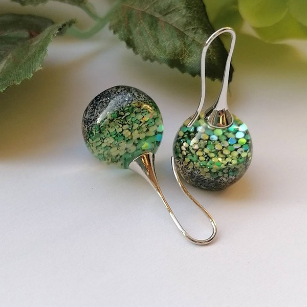 Green Dangle Earrings,Dark Green Earrings,Green Resin Earrings,Glitter Glass Earrings,Silver Earrings,  Drop Earrings,Green Glass Earrings