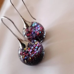 Tropfen Ohrringe, Lila Ohrringe, Harz Ohrringe, Glitzer Glas Ohrringe, Harz Schmuck, Brautjungfer Schmuck, Geschenk für Mutter, Frau, Freund