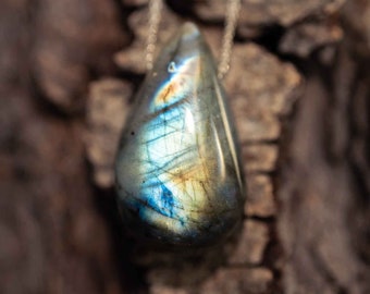 Dazzling labradorite pendant with necklace (silver/gold) / pendant / forest glow natural jewelry / fair traded ethically