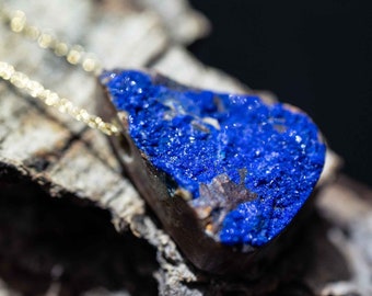 Azurite (polished raw crystal) with gold-plated or silver 925 chain / Waldesleuchten natural jewelry