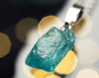 Apatite (bleue) avec chaîne en argent 925 - meilleure qualité ! / En exclusivité chez Waldesleuchte / Pierre précieuse en cristal