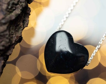 Herz aus Onyx mit Silberkette 925er / Waldesleuchten Naturschmuck