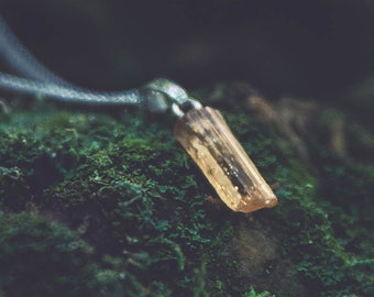 Topazio d'oro con catena in argento 925 / gioielli naturali con luci della foresta / gioielli in cristallo spirituale con pietra grezza prezioso topazio topazio imperiale giallo