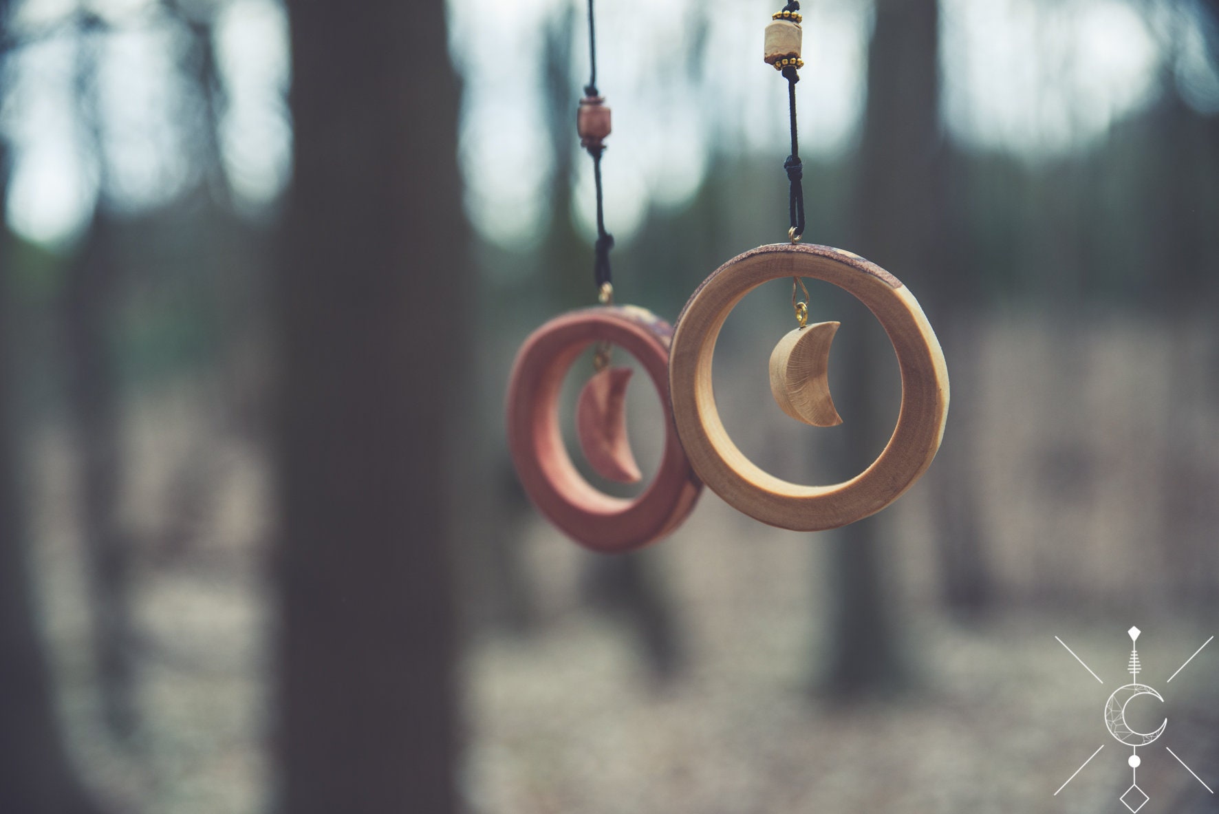 Campana de viento lunar con campanas de madera hechas a mano | Etsy