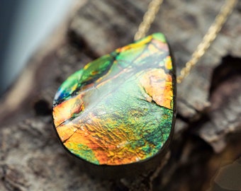 Rare ammolite with chain (gold plated/silver 925) / Waldesleuchten natural jewelry / Fossil gemstone lucky charm ammolite