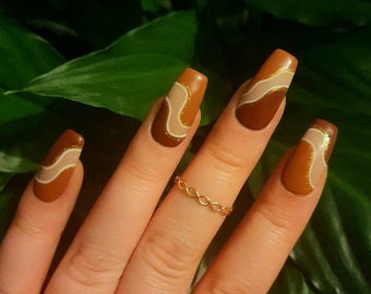 Brown Wave Press On Nails | Gold Glitter, Reusable Gel Nails