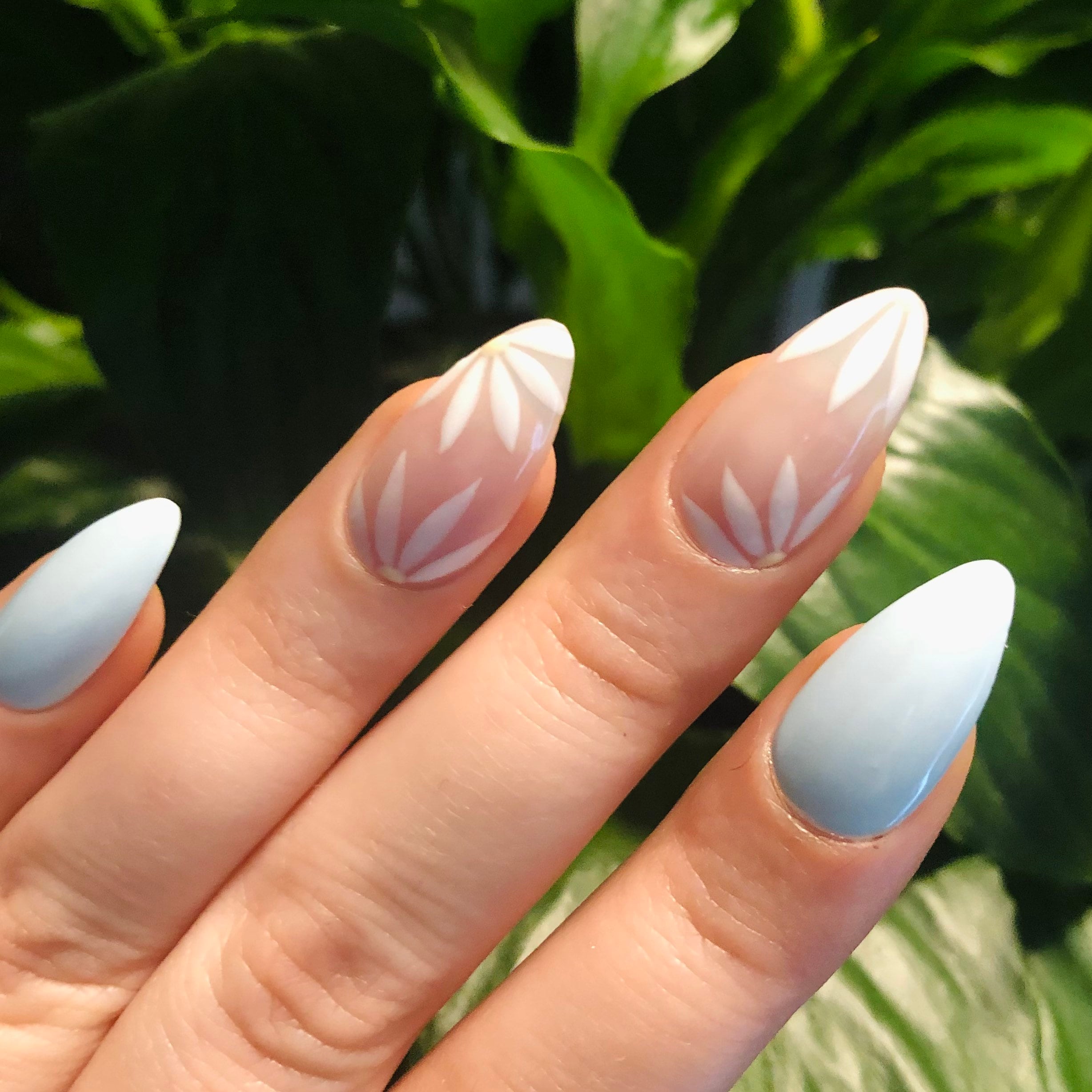 Spring Blue Daisies Press on Gel Nails | Pastel Nails