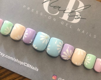 Pastel Daisies Press On Gel Nails | Spring Summer | Reusable