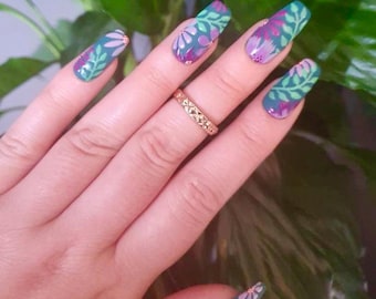 Uñas de gel prensadas tropicales color púrpura y verde azulado/reutilizables