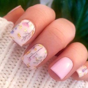 Pastel Floral with Gold Leaf Press On Gel Nails | Spring Summer Nails | Reusable