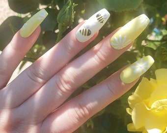 Daisies & Bumble Bees Press-On Gel Nails| Spring Summer | Reusable