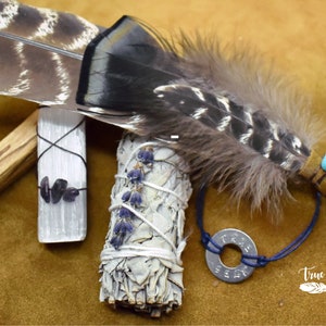 SAGE SMUDGE KIT Bundle| White Sage Stick Selenite Palo Santo Large Smudge Feather | Energy Cleanse | Manifest | Meditation| Gift |True Self