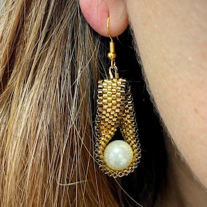 Beaded Peyote Pearl Earrings Tutorial