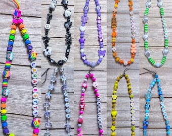 Personalisierter Perlen-Handyanhänger mit beliebigem Namen oder Text in jeder Farbe
