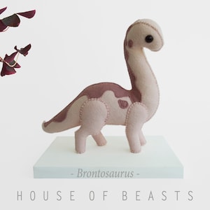 Brontosaurus/ Brachiosaurus Dinosaur. DIY stuffed felt animal pattern and guide.