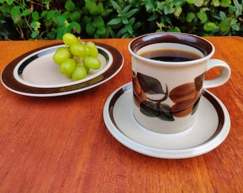 Arabia RuijaTrio-set  (coffeecup+ saucer+plate). Design by Raija Uosikkinen (pattern) and Ulla Procopé (model) 1970es - by Arabia, Finland