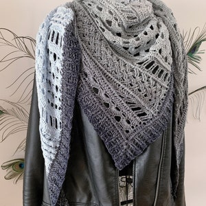 Crochet Pattern Triangular Scarf Endeis image 5