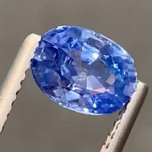 Zafiro azul aciano sin calentar certificado: piedra preciosa de talla cojín de 1,80 quilates