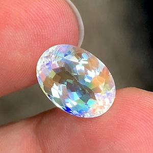Ovale losse edelsteen regenboogmaansteen, 5,50 karaat