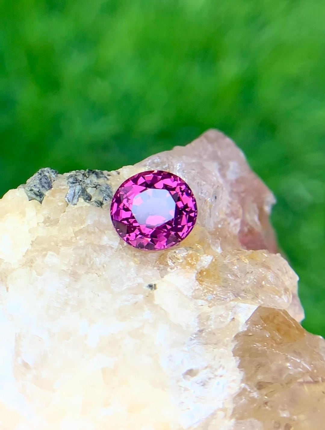 Magenta Colour Spinel Loose Gemstone , Oval Cut 1.60 Carats - Etsy