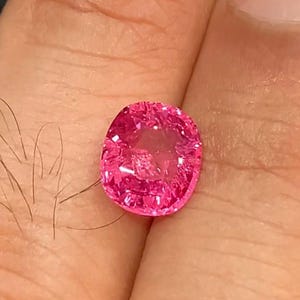 Certified Neon Pink Mahenge Spinel Gemstone: 2.09 CT Cushion Cut image 3