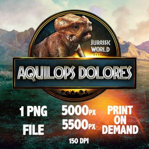 Peut inclure: Graphique numérique représentant un dinosaure Aquilops Dolores de Jurassic World. L'image comprend le texte "AQUILOPS DOLORES" et "JURASSIC WORLD". Du texte supplémentaire indique le type de fichier, les dimensions en pixels et la disponibilité à la demande.