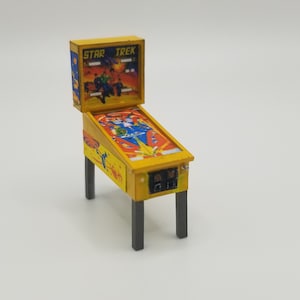 O Scale 1/48 Pinball Machine Kit:  Star Trek / Six Million Dollar Man