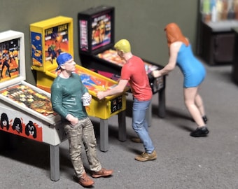 S Scale Arcade Figure Set unpainted 1/64