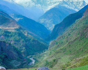 Himalaya-bergen op de Annapurna Trail in Nepal Photo Print | Snow Topped Mountains | Reisfotografie | Reizen Wall Print | Nepal Kunst