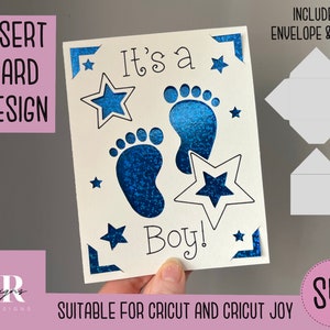 SVG: Es ist eine Junge Einlagekarte. Cricut Joy freundlich. Gezeichnetes und geschnittenes Kartendesign. Umschlagschablone inklusive. Cricut Joy Baby Boy Karte SVG