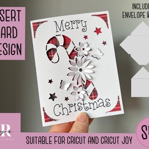 SVG: biglietto di inserimento natalizio 3D. Cricut Joy amichevole. Disegna e taglia il design delle carte. Modello di busta incluso. Cricut Joy cartolina di Natale SVG. R20 ·