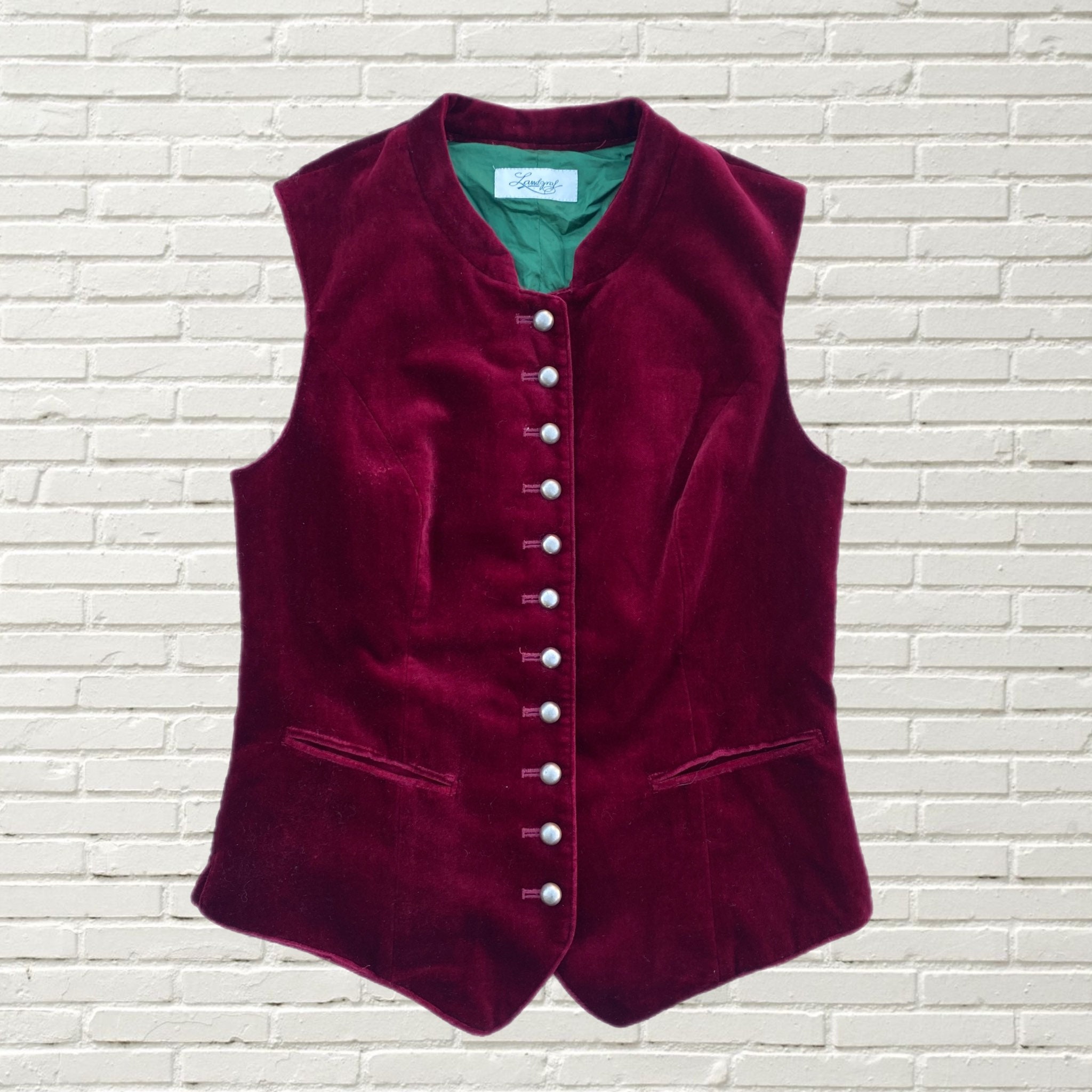 Fashion Faceoff BLACKPINK Jennie and Red Velvets Joy adorned similar suit  vests Who wore it better VOTE  PINKVILLA Korean