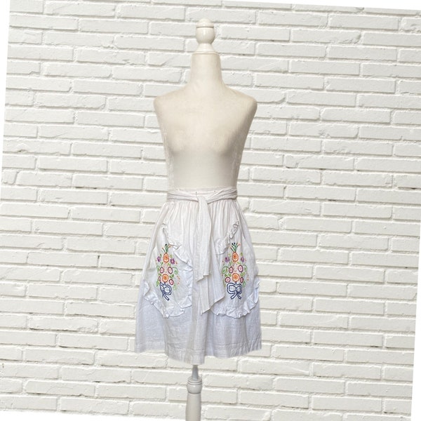 Vintage 70s Skirt - White Cotton Floral Embroidered Mini Skirt - boho cottage size Xs/s