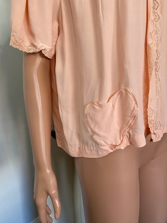 Vintage 40s HEART POCKETS Bed Jacket - Pink Rayon… - image 4