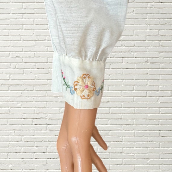 Vintage 70s White Gauze Floral Hand Embroidered B… - image 3
