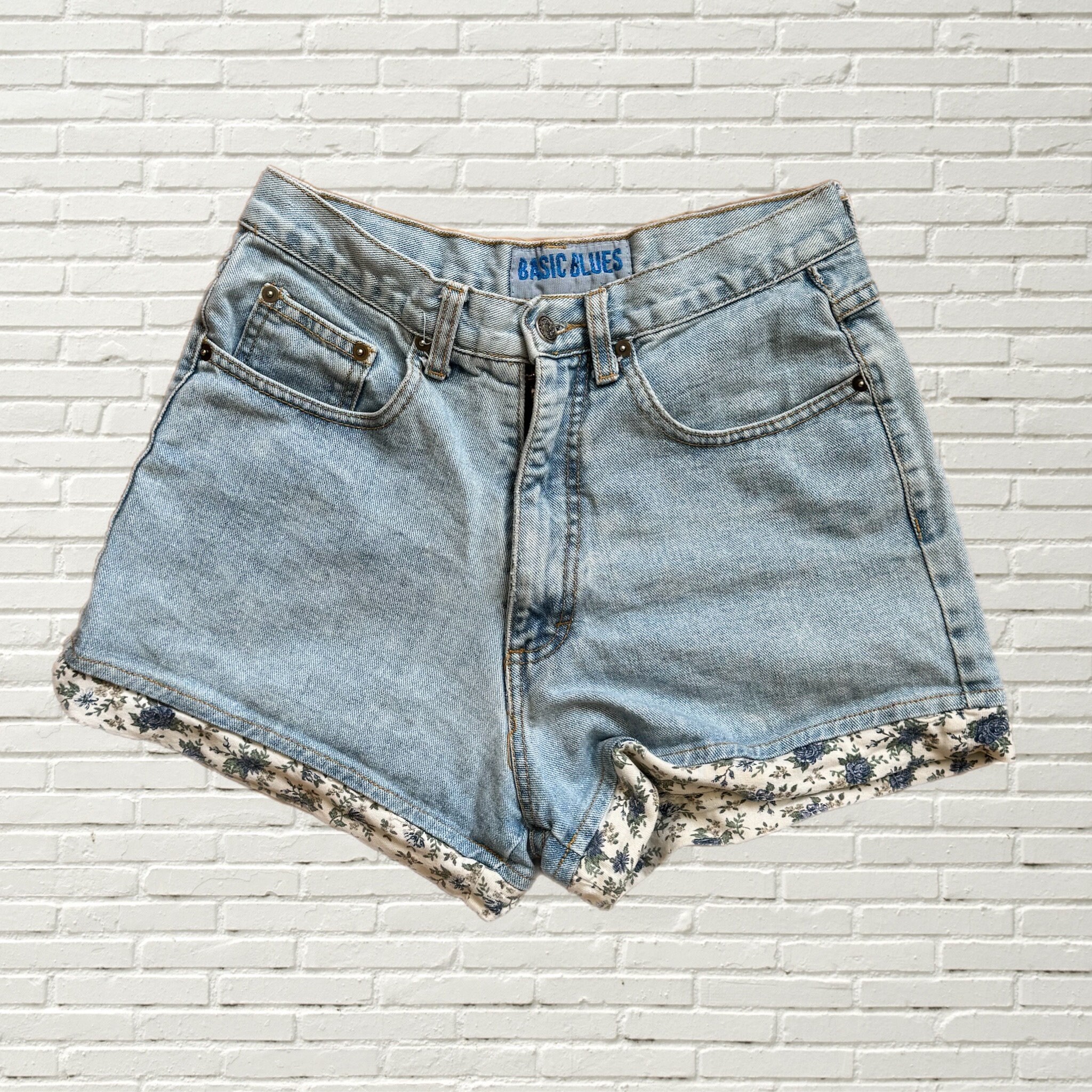Vintage 90s Light Wash Denim Shorts Cream Floral Trim