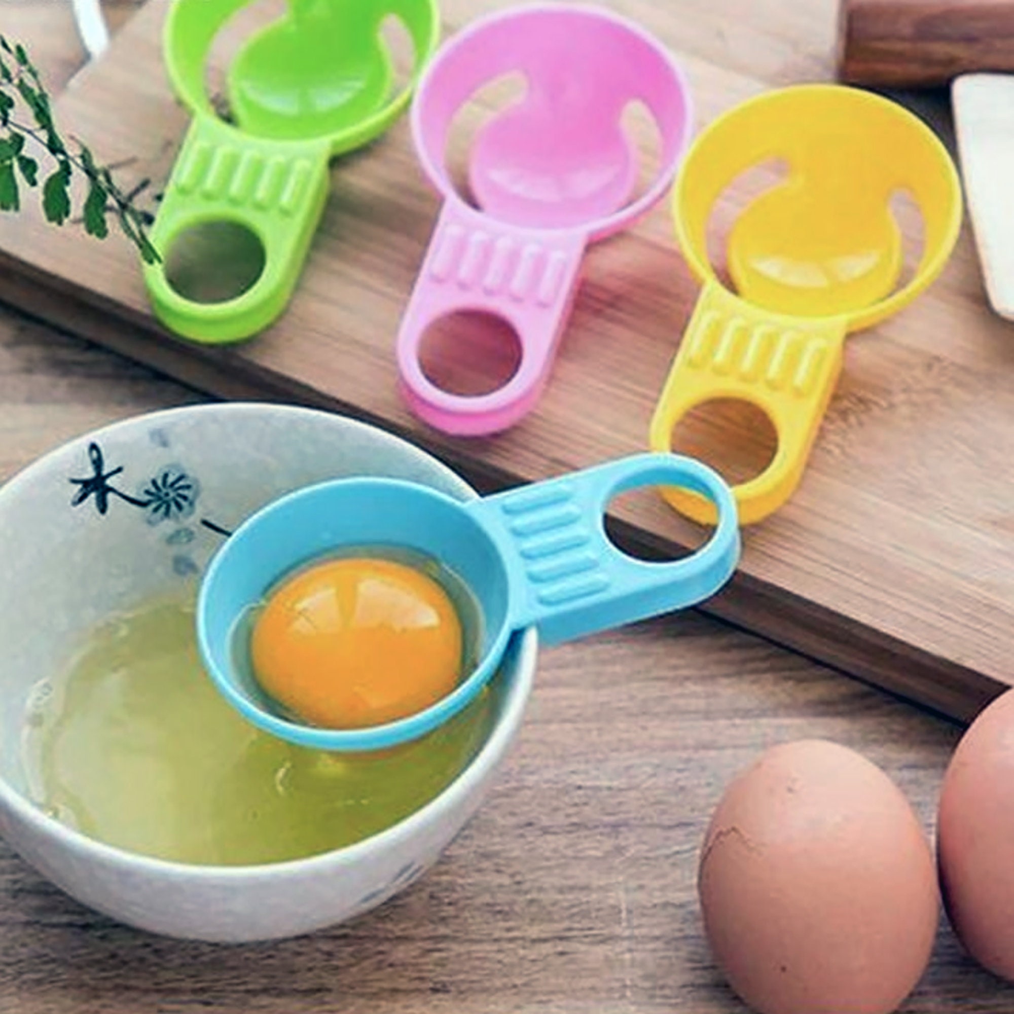 Egg Separator Mini Egg White and Yolk Funny Kitchen Gadget, Ceramic Cute  Cartoon Smiley Face, Filter, Creative Household Cooking & Baking Tool