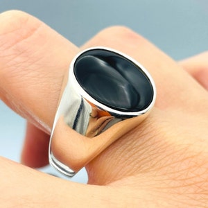 Handmade Mens Black Onyx Ring: 925 Sterling Silver Oval Gemstone