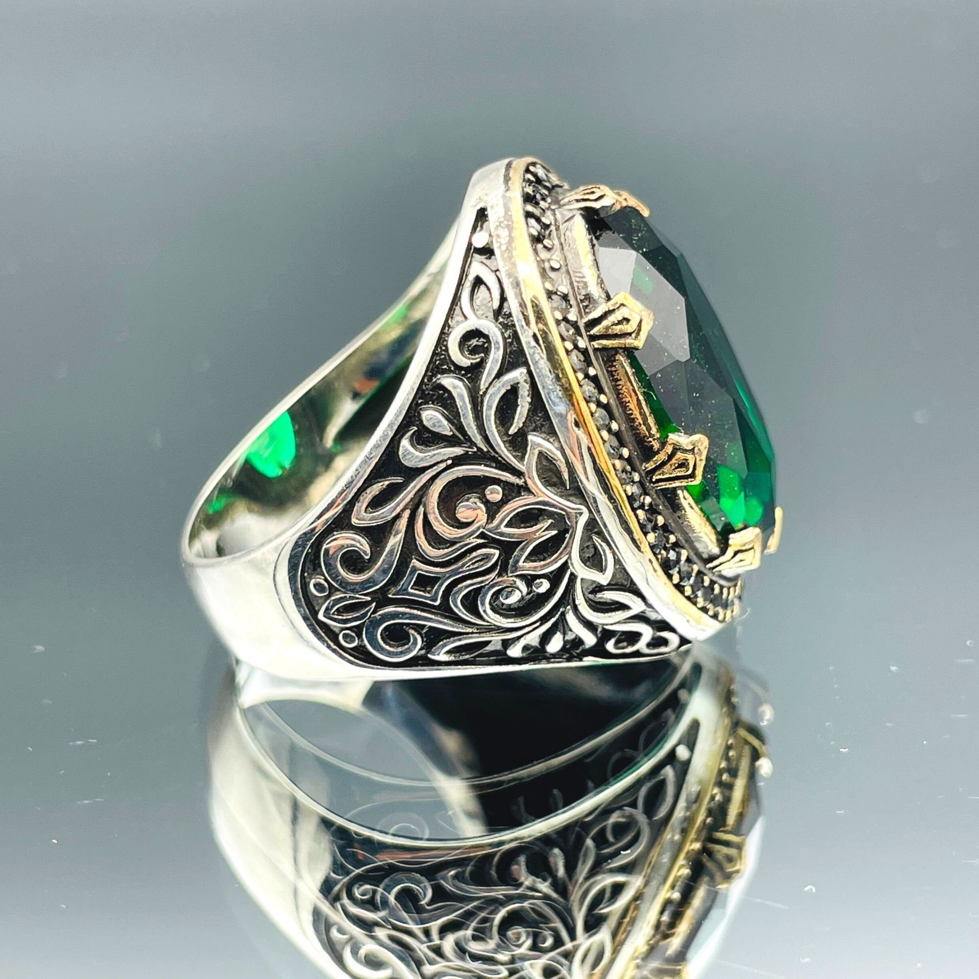 Bold 925 Sterling Silver Oval Green CZ Celtic Men's Ring - 14mm Wide Band With Celtic Knot Design - View #9