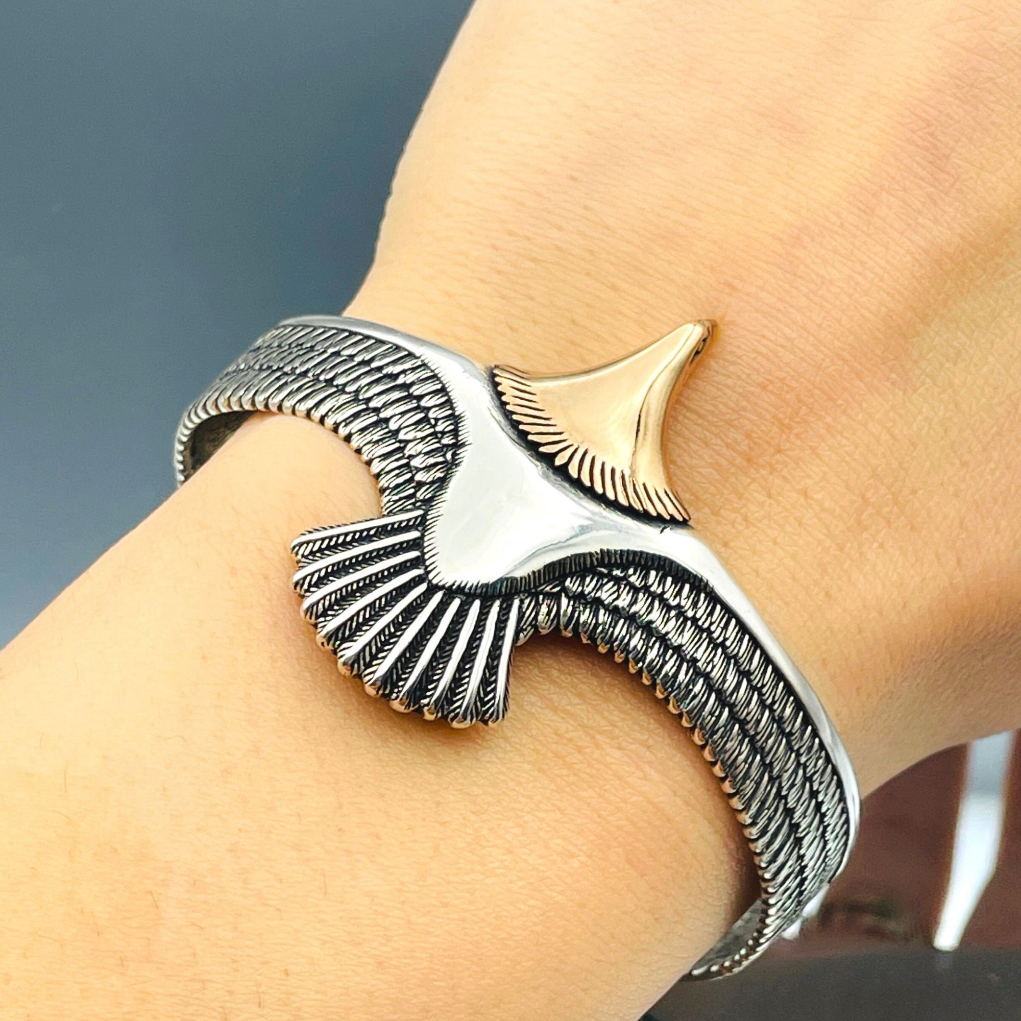 【最終価格】EDGED EAGLE HEAD BRACELET Larry Smith Edged Eagle Head Bracelet - Panchoandlefty.se