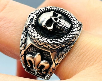 Anillo de calavera de plata esterlina hecho a mano: joyería punk para motociclistas