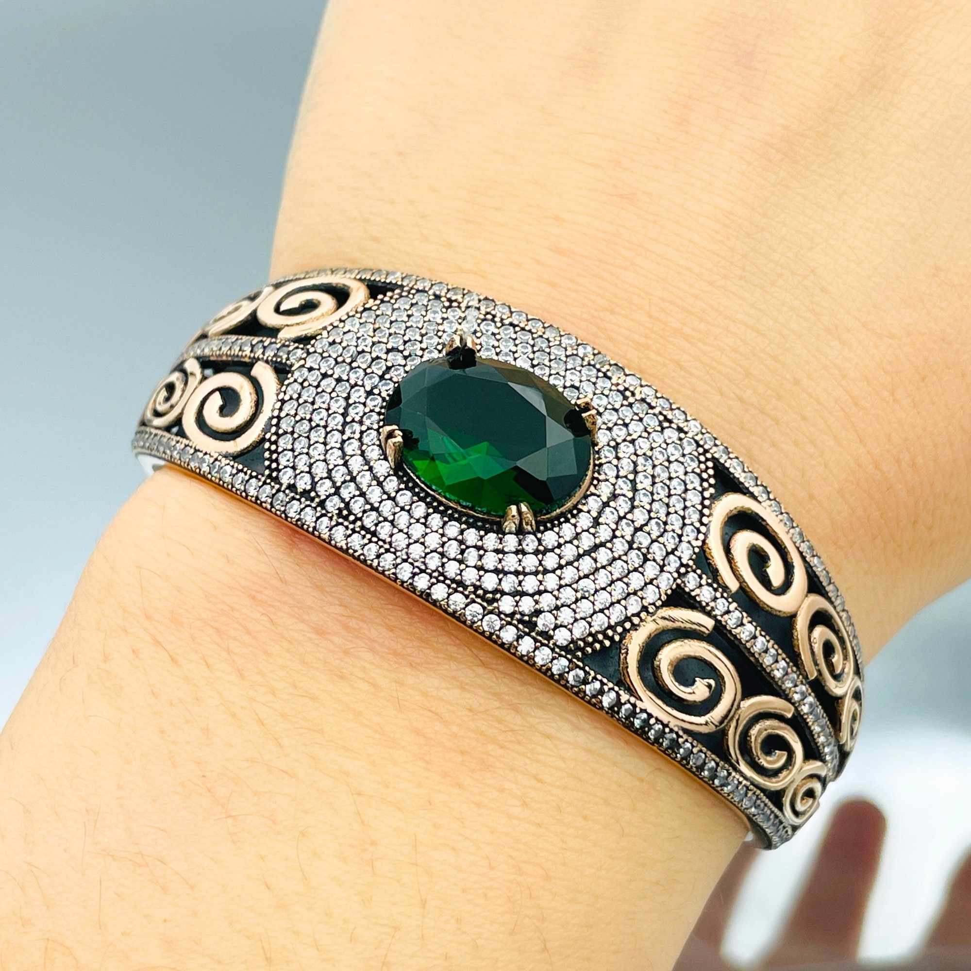 Women Emerald Stone Bracelet, Authentic Design Cuff Bracelet, 925 Sterling Silver, Handmade Gift Ladies, Gift For Her, Anniversay Gift