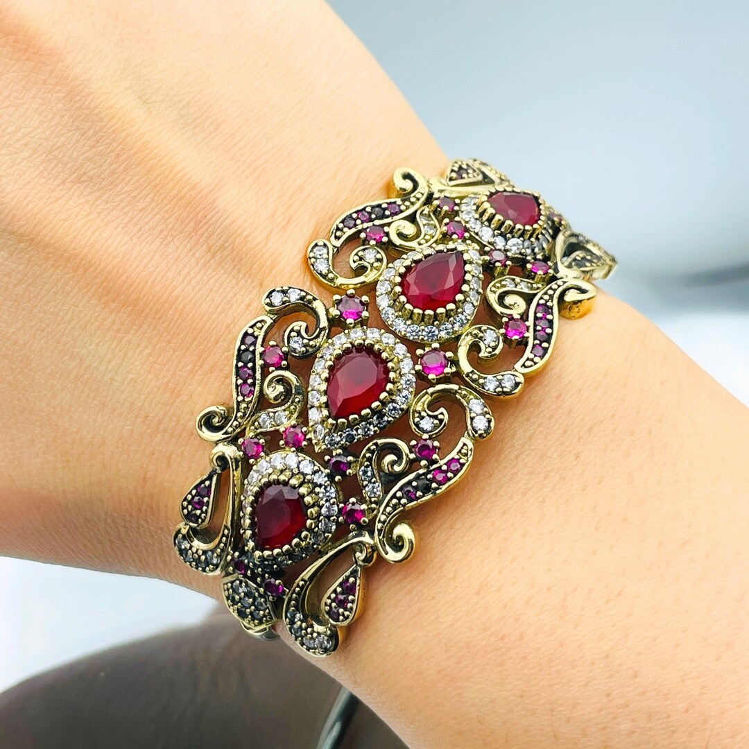 Red - Handcrafted Stone Work Bracelet 08 main image 1
