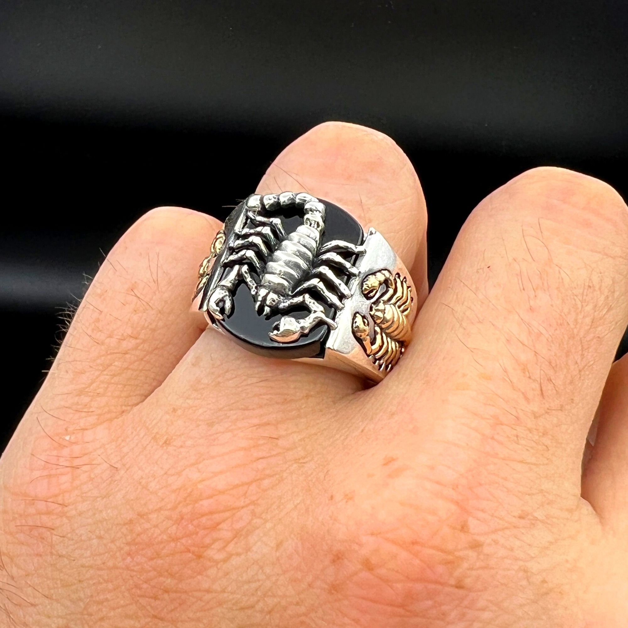 HIJONES Mens Stainless Steel Cool Gothic King Cobra Snake Biker Rings Fashion Animal Adjustable Jewelry Silver Gold Size 7　並行輸入品 HIJONES Men\u0027s Jewelry Stainless Steel Cross Style Black Stone Ring