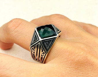 Handmade 925 Sterling Silver Men's Ring: Green Zircon Gemstone