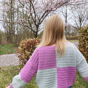 Cropped color block crochet sweater pattern image 5