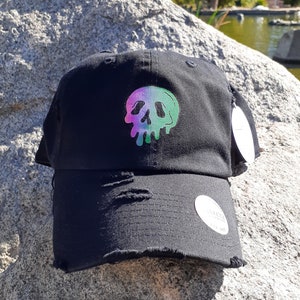 Tropfender Schädel - Dad Hat/Baseballcap - Reflektierendes holografisches Vinyl - Vintage - Distressed - Unisex - Verstellbar - Schwarz/Denim - 100% Baumwolle